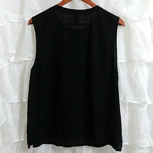 Forever 21 Tops - FOREVER 21 Sleevless Slightly Sheer Blouse Forever 21 Tops - FOREVER 21 Sleevless Slightly Sheer Blouse